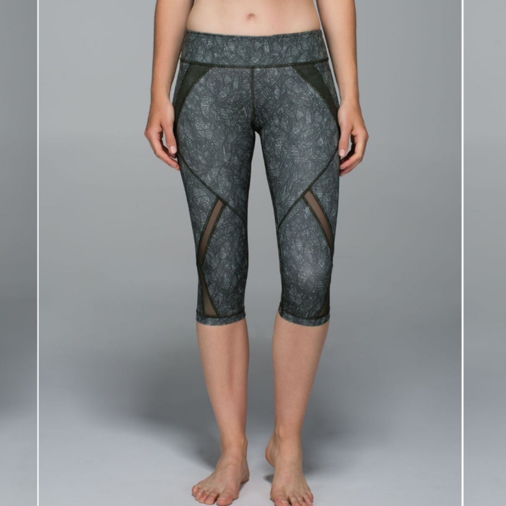 Lululemon Cool To Street Crop Jazzy White Gator Green Leggings